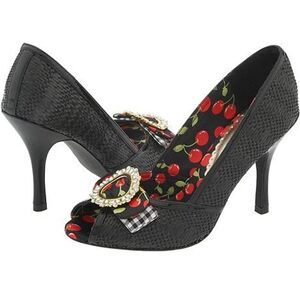Chinese Laundry Black Darcie Cherry Peep Toe Pumps - Size 7.5